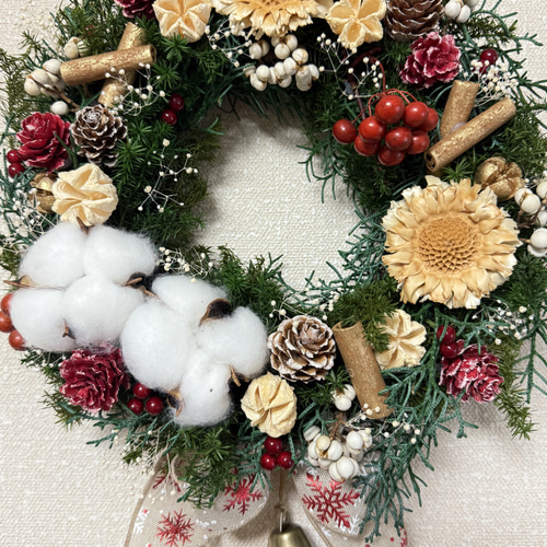 クリスマスフラワーリース♡白銀のクリスマスリース ナンキンハゼの白銀クリスマスリース・生 30cm』 | 横浜花まりか