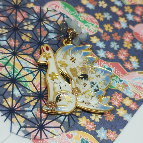 白華と薄浅葱・華×和の色九尾の狐キーホルダー/チャーム 和風 九尾