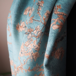 【繊細な模様は主役級】ジャガード織ストールマフラー・ウィンターチェリーブロッサム 6枚目の画像