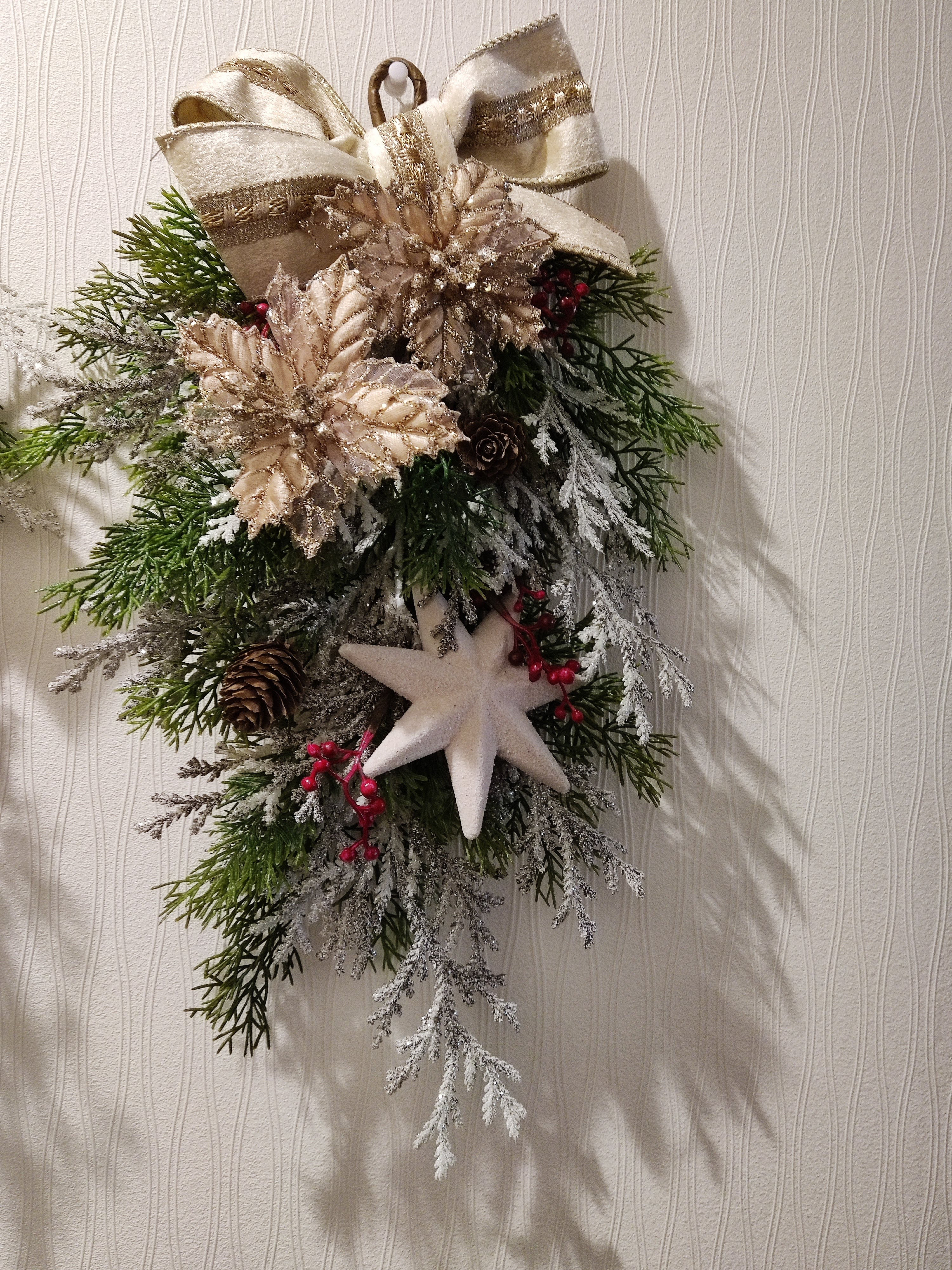 ちょっと豪華なクリスマススワッグ