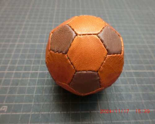本革　手縫い　サッカーボール 本革 手縫い サッカーボール - メルカリ