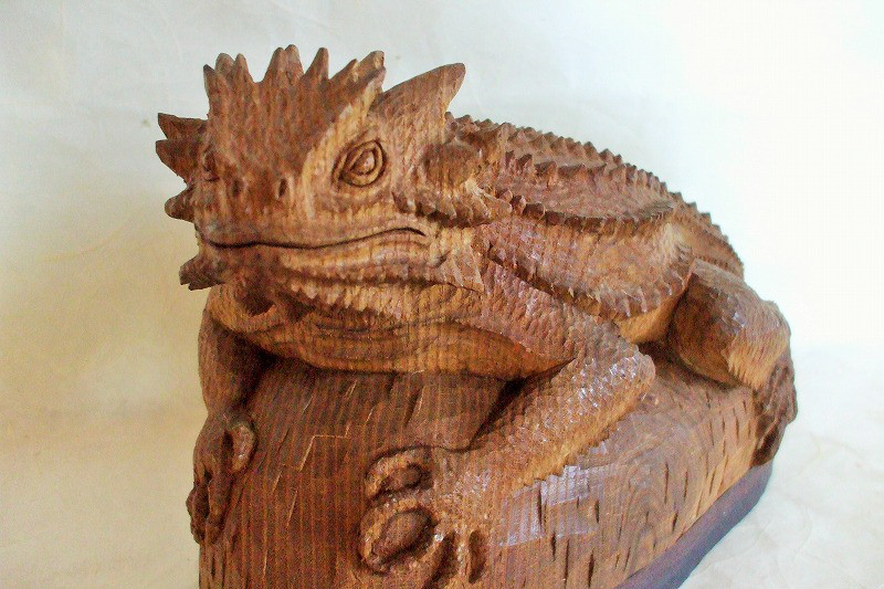 ◆ツノトカゲの木彫り置物◆ 85,000円