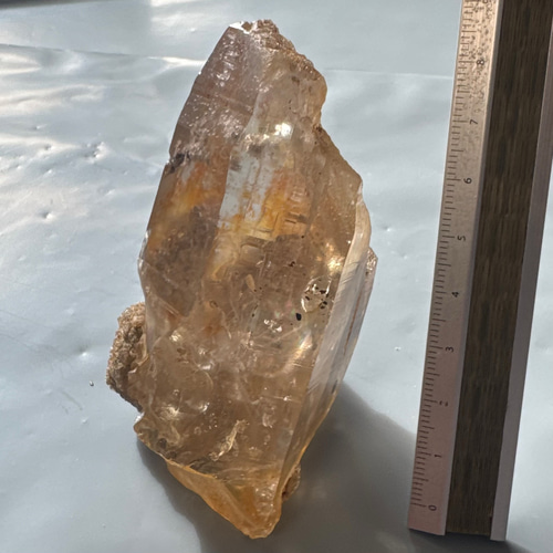 ガネーシュヒマール産 ヒマラヤ水晶 80ミリ ゴールドタイプ tg810