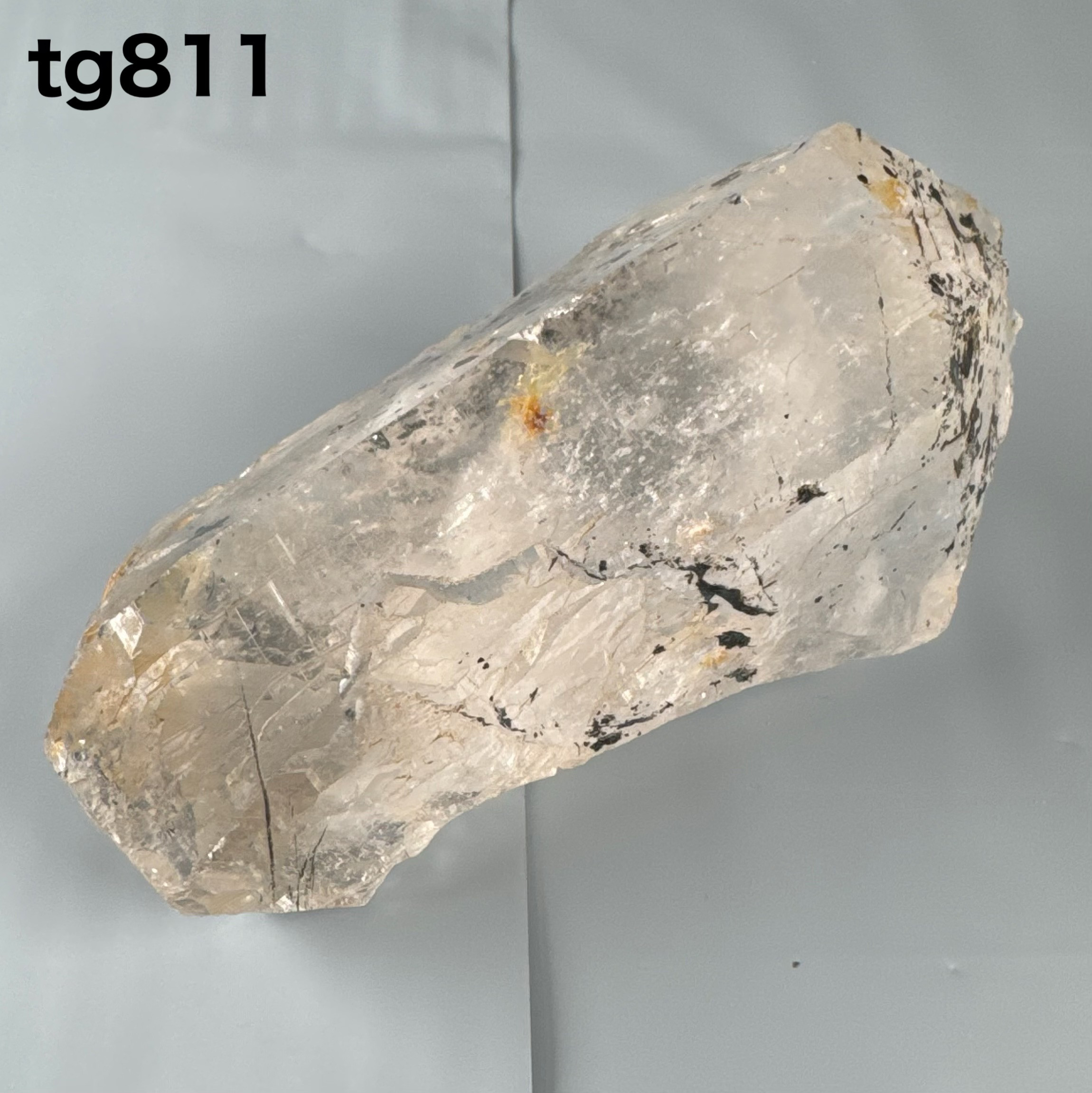 ガネーシュヒマール産 ヒマラヤ水晶  140ミリ ヘマタイト入り tg811