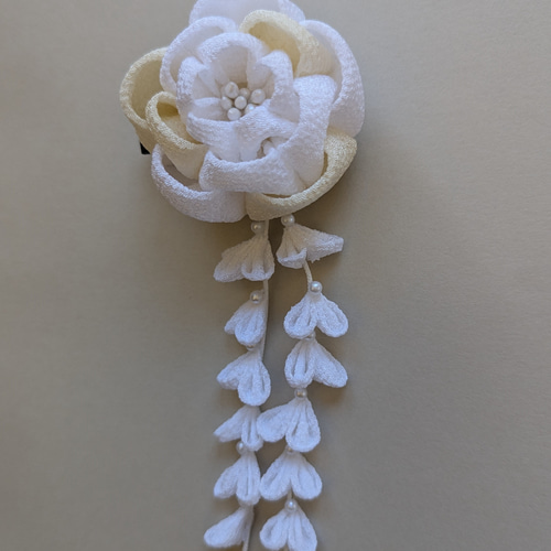 つまみ細工のおめかしベビークリップ  薔薇 ベビークリップ 髪飾り☆つまみ細工 七五三・桃の節句 ヘアクリップ