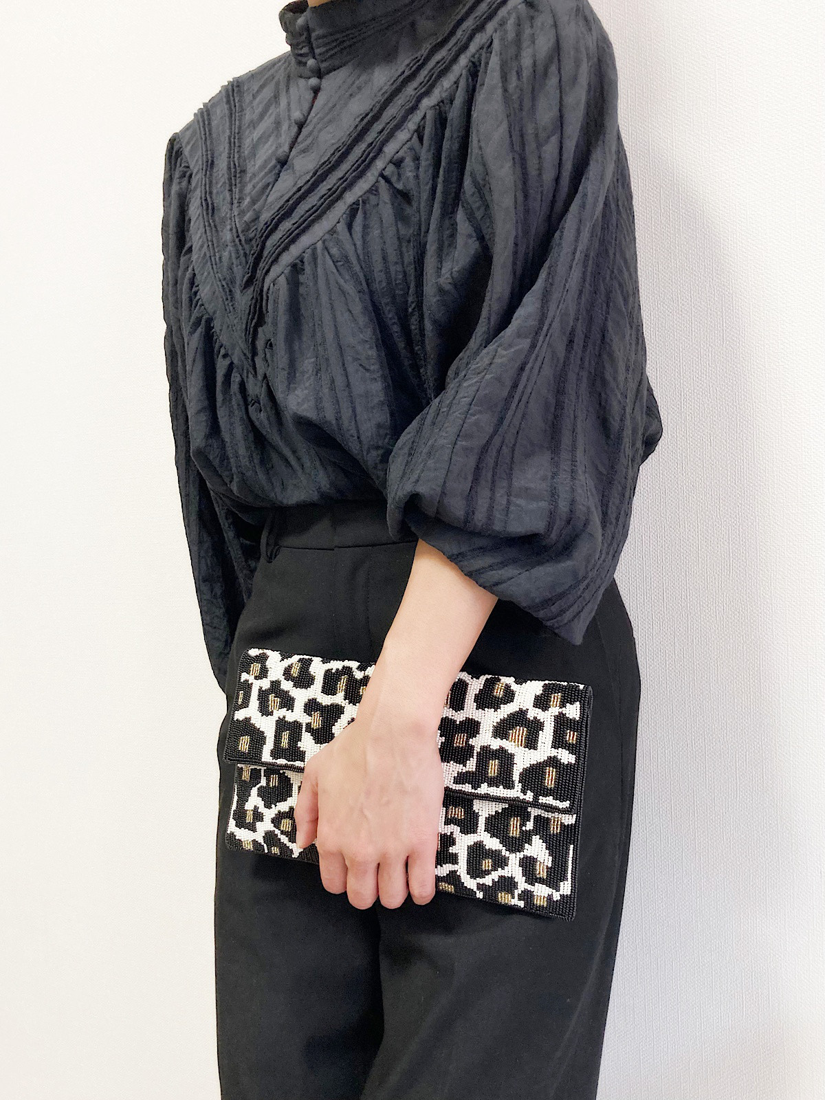 【Swaraj 】レオパード柄手刺繍ビーズクラッチ / LEOPARD