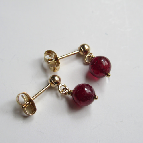 ちか☺︎ 1点作品☆ 希少石　宝石質ルビーピアス　イヤリングに変更可能☺︎ K10YGルビーピアス | BON BON DO オンラインショップ