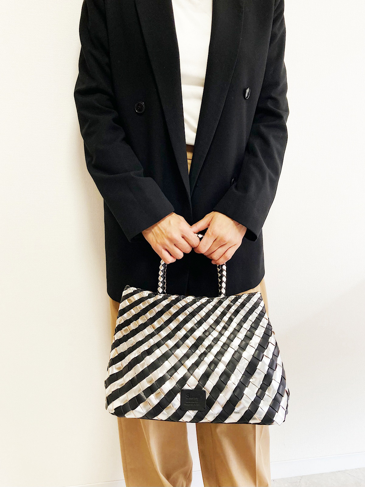 【Swaraj】手編みレザー・アシンメトリーメッシュバッグ(山羊革) / BLK SLV