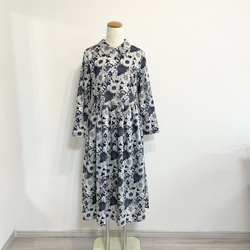 リバティ生地＊タックとフリルカラーのワンピース（チャイブ