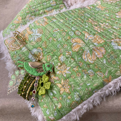 ミニマフラー ヴィンテージサリーキルトｘファー 　飾りピン付き 4枚目の画像