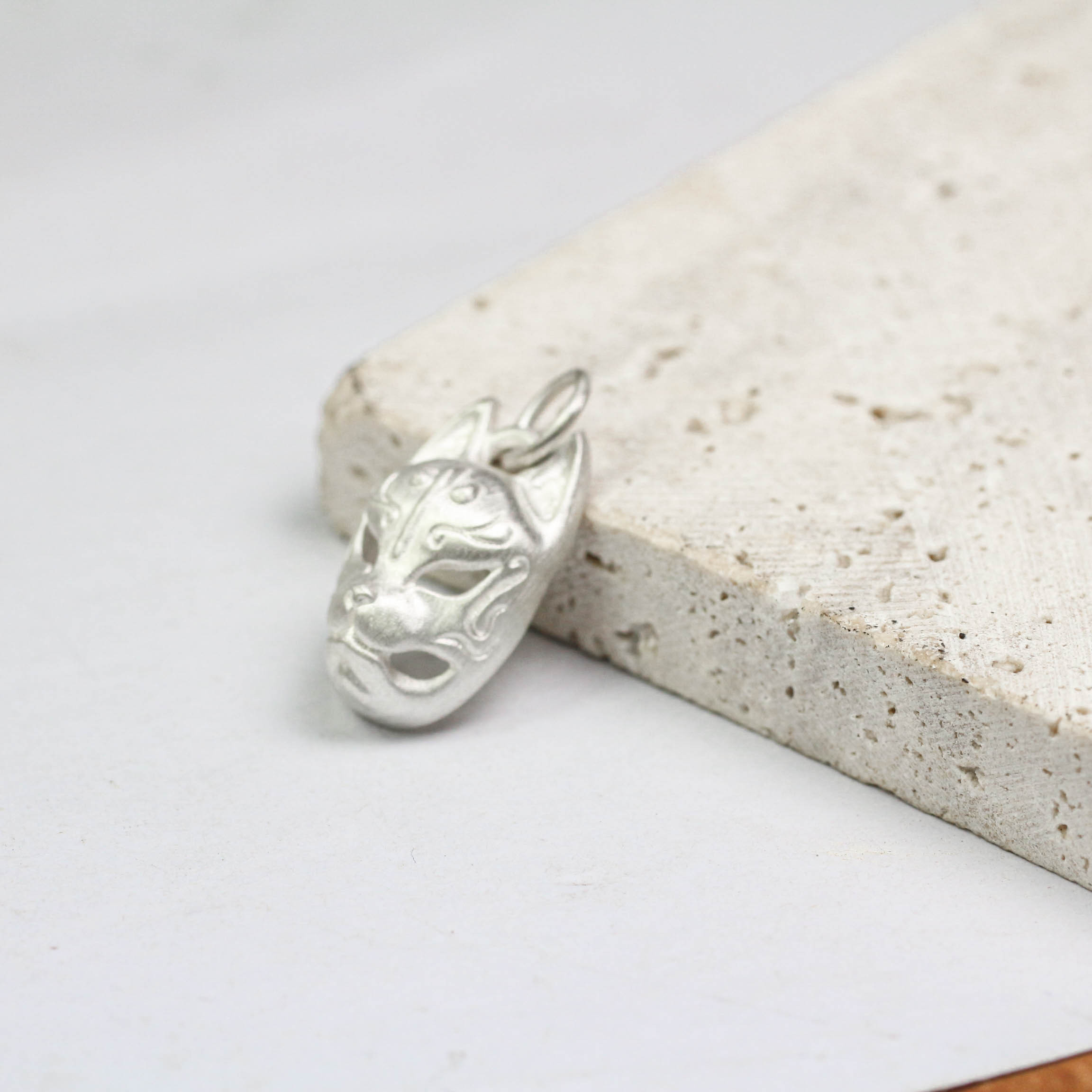 フォックスマスク925シルバーペンダントネックレス、球状のマスクシルバージュエリーネックレス、Kawaiiジュエリーフォ