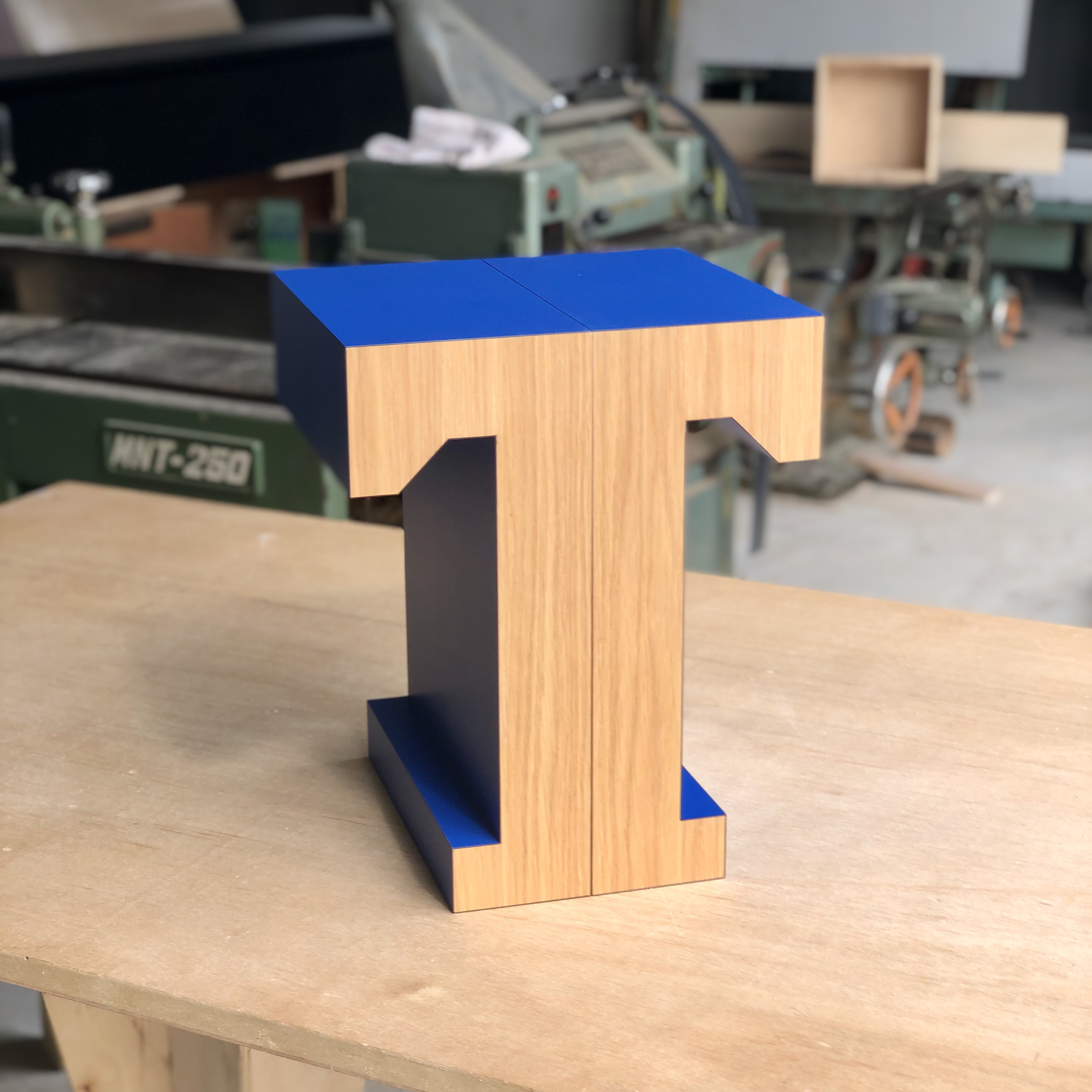 T：コレクションケース