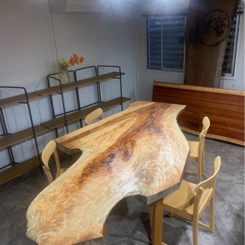 杉　一枚板　杢　ダイニング　テーブル　特大　リビング　カウンター　栃　楠 特大] 栃 一枚板 ダイニングテーブル 新品/未使用 変木 杢あり