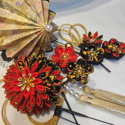 つまみ細工&水引 成人式、卒業式、七五三髪飾り(ちりめん)赤、黒(柄物