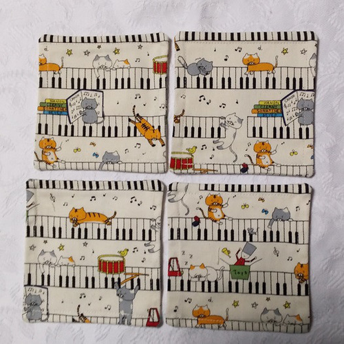 ◇ハンドメイド◇布コースター/鍵盤とネコちゃん10枚セット