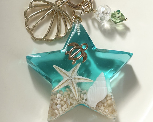 キーホルダー 海のチャーム星 ターコイズ 海 チャーム 星の砂 貝がら