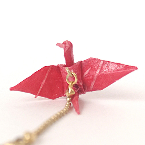 数量限定】椿 赤色 折り鶴 折り紙ピアス 楮紙 和紙 成人式 成人の日