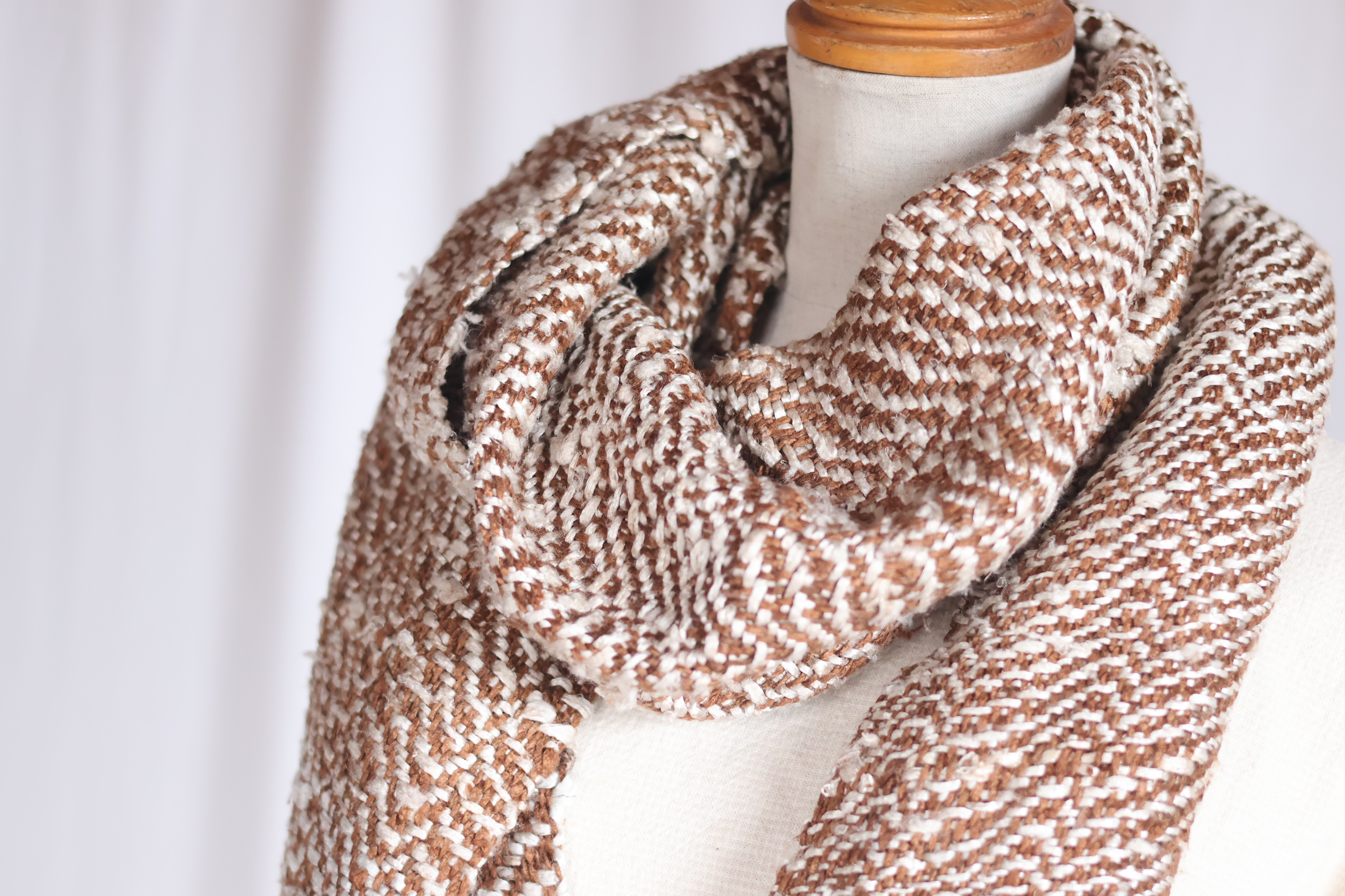 手織りきびそシルク　ヘリボーン柄マフラー