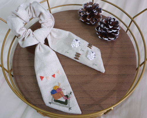 メグえもん様 茶色 ハーフ シュシュ☆ビーズ ヘアゴム☆ハンドメイド メグえもん様 茶色 ハーフ シュシュ☆ビーズ ヘアゴム☆ハンドメイド
