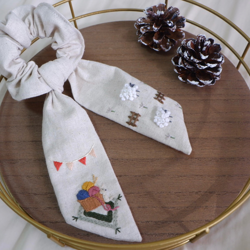 メグえもん様 茶色 ハーフ シュシュ☆ビーズ ヘアゴム☆ハンドメイド メグえもん様 茶色 ハーフ シュシュ☆ビーズ ヘアゴム