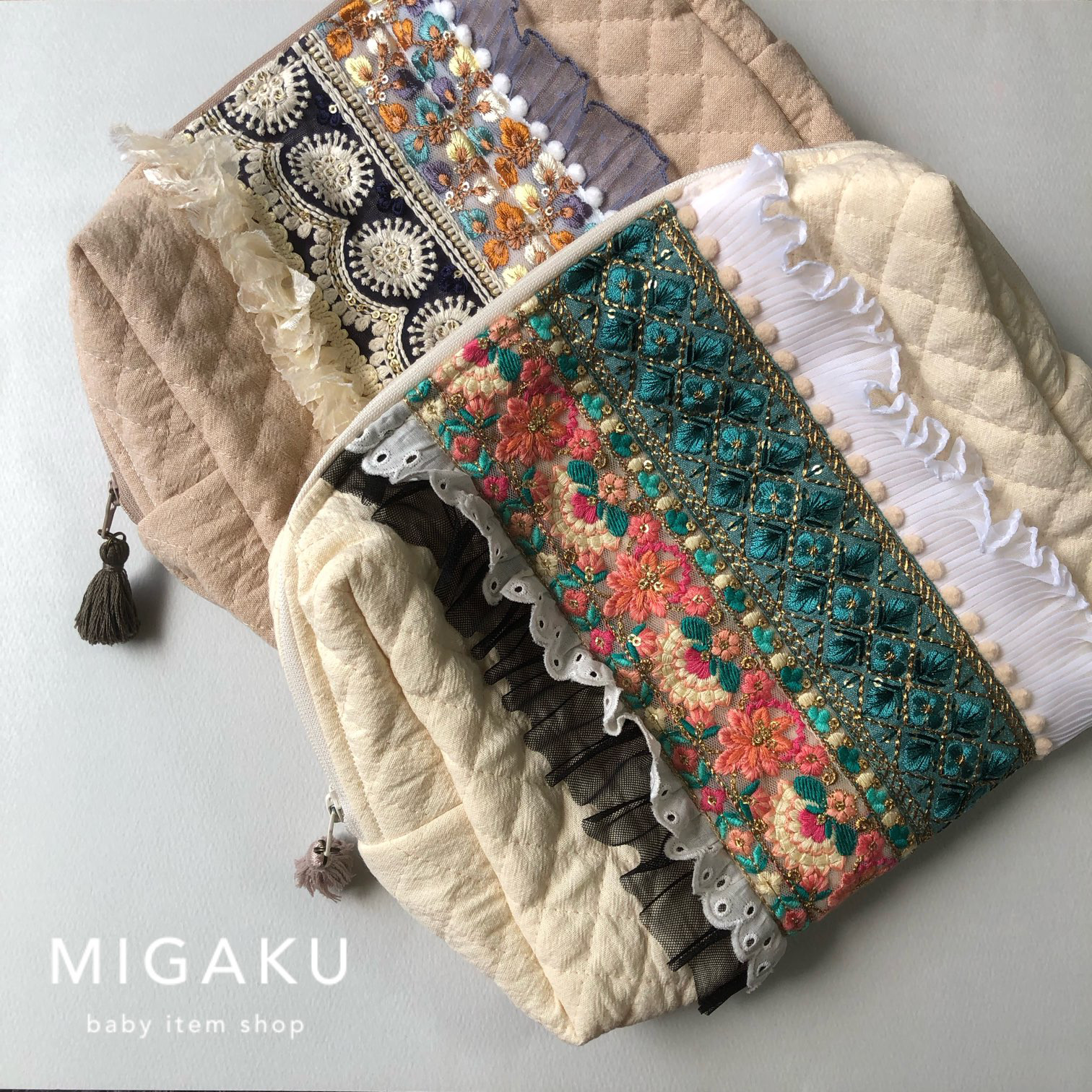 ゆきちゃん様☆コヤンイサムチョン☆大きめころりんポーチ　リボン刺繍キルト　リボン