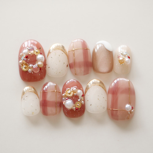 キラキラパーツのクリスマスリースネイル-pink red-◇ネイルチップ