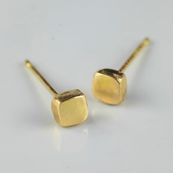 【新品】K18YGペーパークリップ♡スタッドピアス K18YG プレイド ペーパークリップ チェーン ピアス 送料無料 18