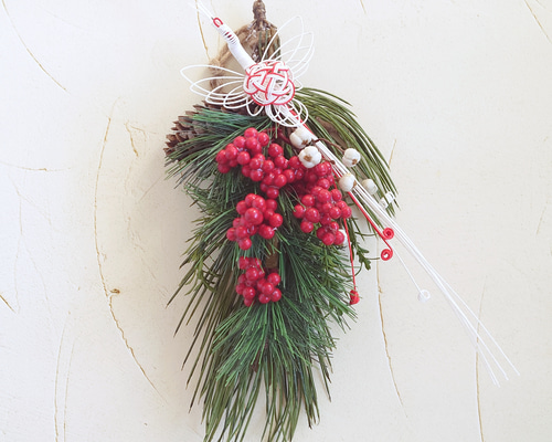 松と南天の上品和モダンしめ縄飾り 白鶴水引のお正月スワッグ お正月