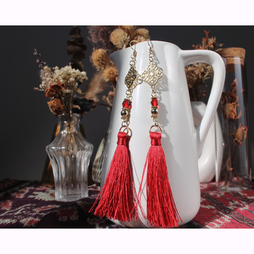 中華風✦紅い花のチャイナタッセルピアス（イヤリング） ピアス