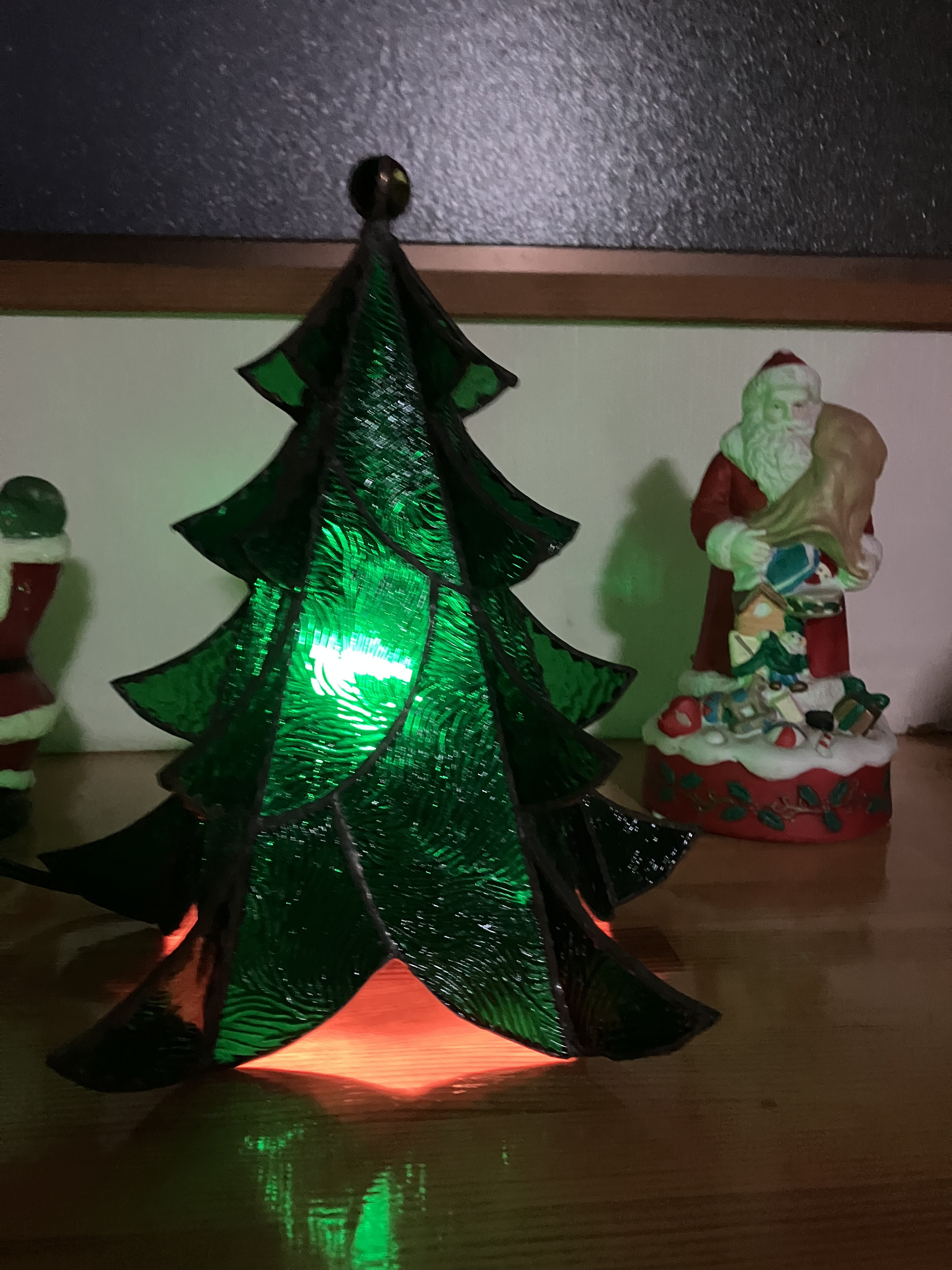 ステンドグラスのクリスマスツリーライト スタンドライト