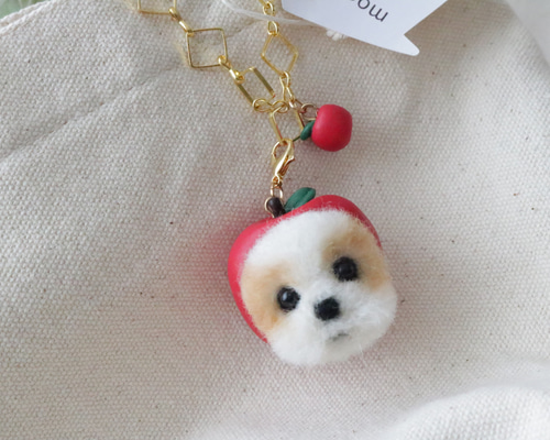 りんご 羊毛フェルト 犬 わんこ（シーズー）バッグチャーム