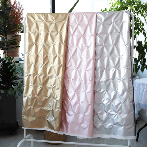 韓国製 大幅 オーロラ グリーター リボン刺繍 生地 ポリエステル