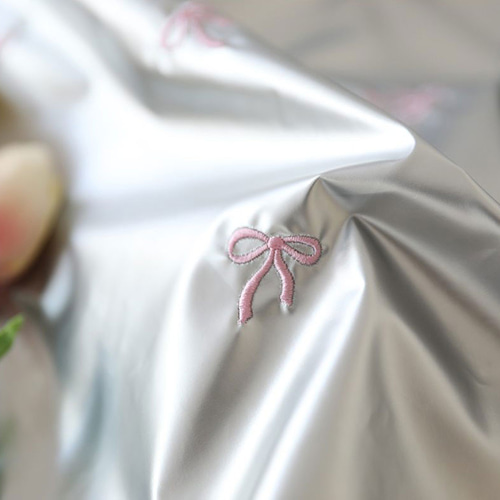 韓国製 大幅 オーロラ グリーター リボン刺繍 生地 ポリエステル