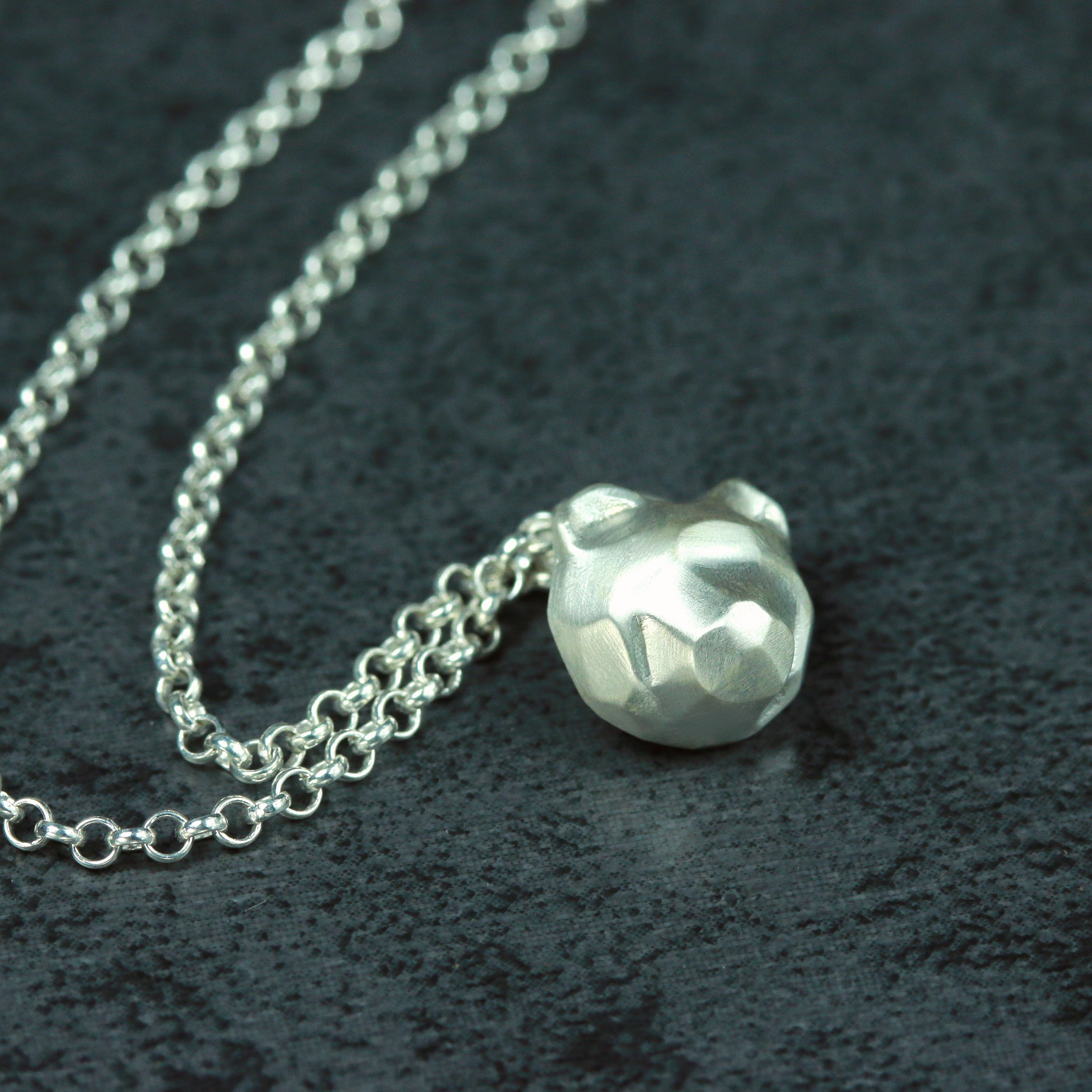 ベア折り紙ネックレス繊細なベアシルバージュエリー、かわいいベアペンダント、ラッキーベアジュエリー、ベアラバーギフト、娘息