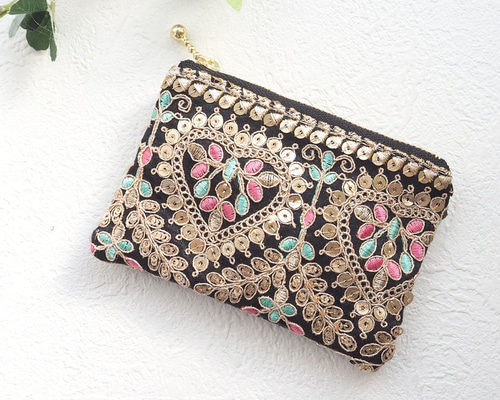 【リュンヌ】インド刺繍リボン・ミニポーチ(S) リュンヌ】インド刺繍リボン・ミニポーチ(S) インド刺繍リボンの