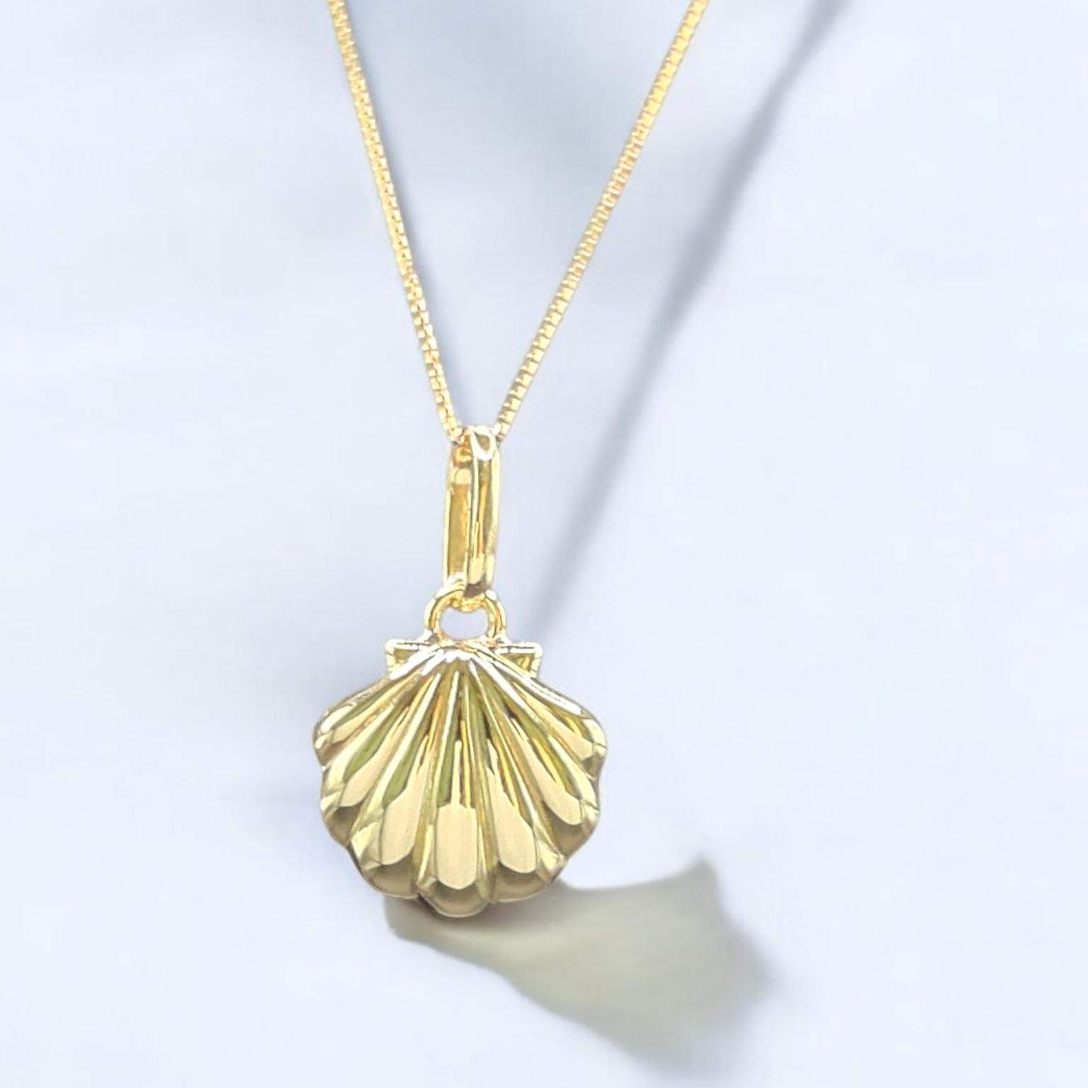 K18　貝(シェル)　ペンダント