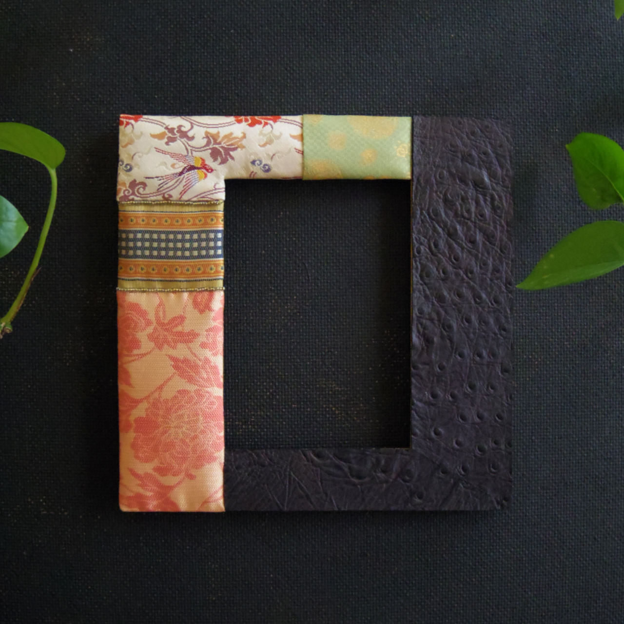 額縁 ＜そとがましかく ポストカードサイズ＞ 「no.13 KINU」