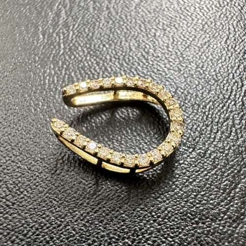 K18 18金　ダイヤモンド　馬蹄　ペンダントトップ K18イエローゴールド ダイヤモンド ペンダントトップ（馬蹄モチーフ