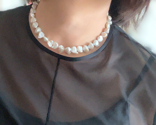 いびつな形が可愛い オーロラホワイト 淡水ケシ バロックパールの