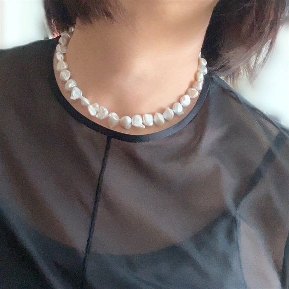 いびつな形が可愛い オーロラホワイト 淡水ケシ バロックパールの