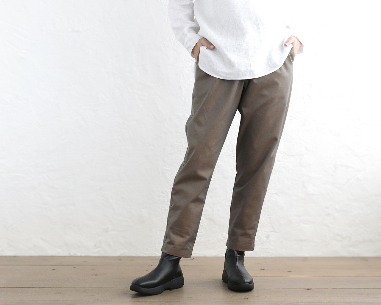 オールシーズンOK✦ シュッとした コットンツイルテーパードパンツ （カーキブラウン） PT03