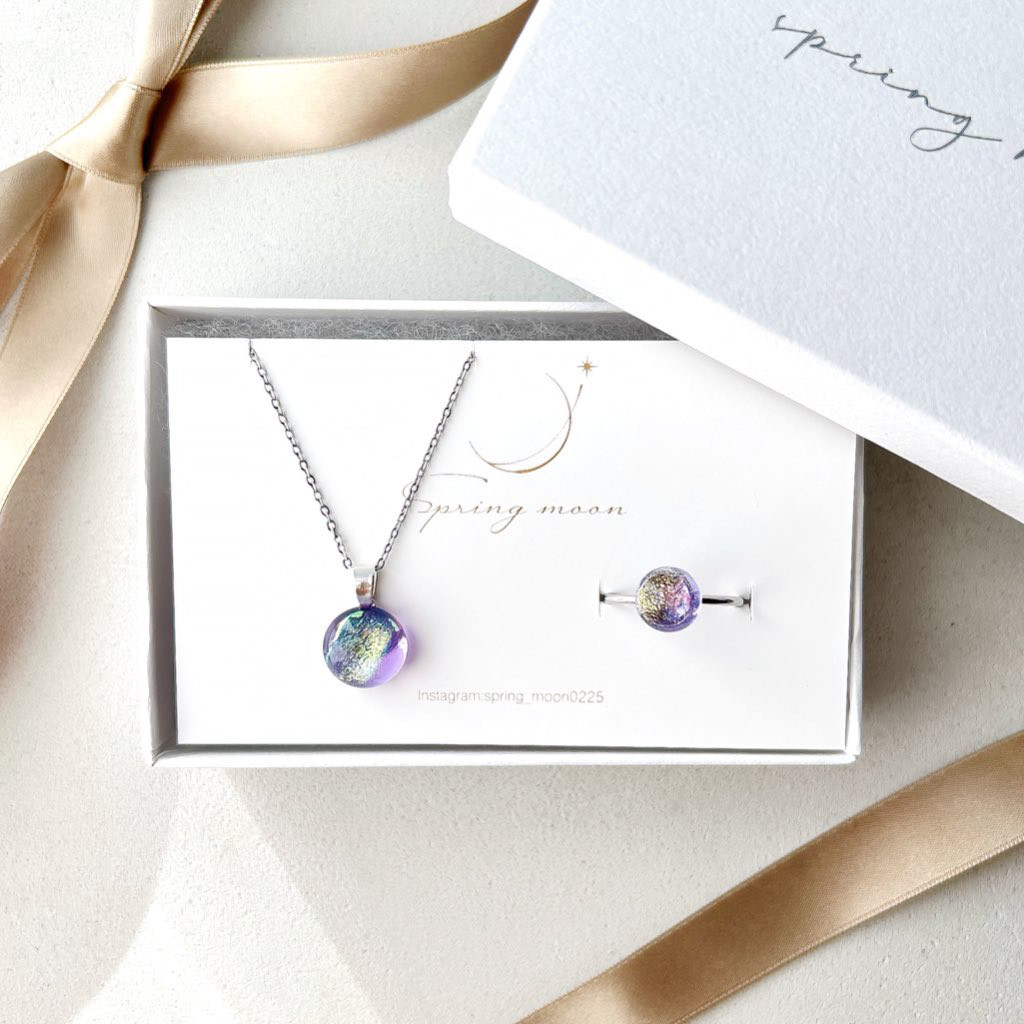 虹色ガラスのネックレス・リングセット－lavender－✴︎ギフトラッピング・送料無料
