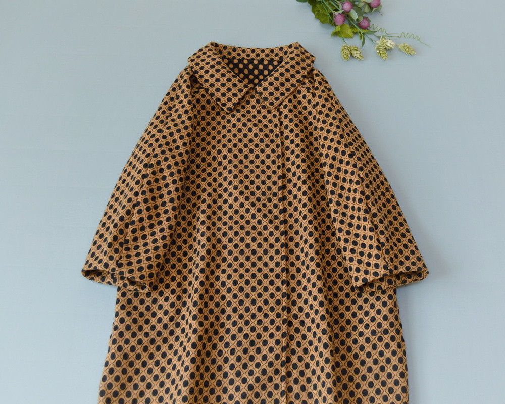 大衿ポケット付きシンプルな大人可愛いコート♪