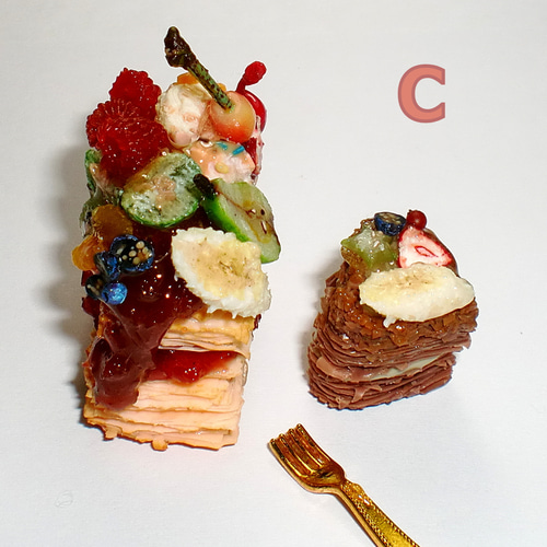 ♡フルーツクリームパイ♡　キャラメル　チャーム　フェイクスイーツ　樹脂粘土 ♡フルーツクリームパイ♡ キャラメル チャーム フェイクスイーツ 樹脂粘土