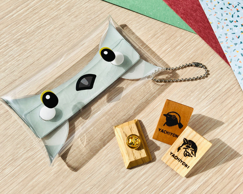 野鳥のマルチクリアポーチと木製ピンバッジがそれぞれ選べる鳥さん