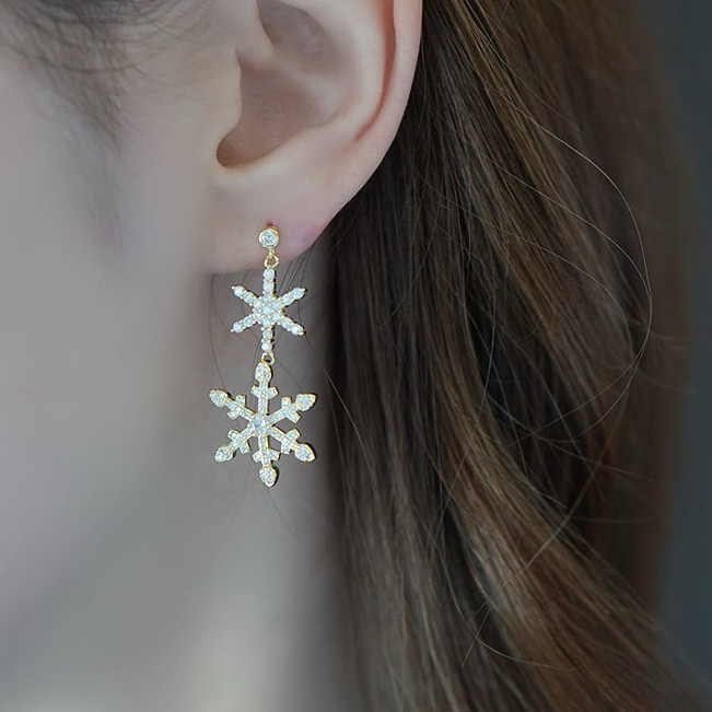 ご褒美やギフトにも♡SV925＊キュービックジルコニア スノーフレーク ドロップピアス＊純スターリングシルバー