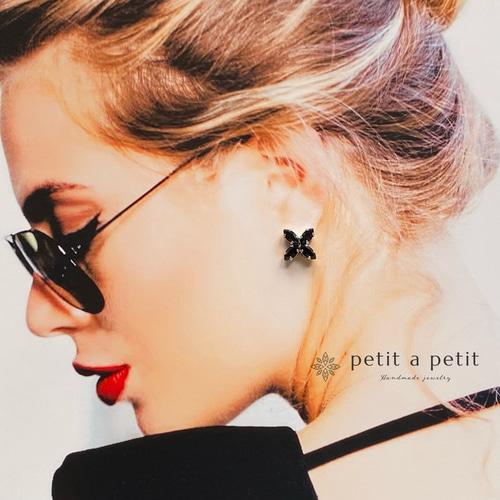 スワロフスキー®︎ 『Fleur』サージカルステンレスピアスorニッケル