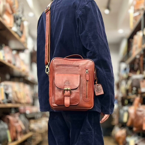 英国デザイン牛革かばんValise TALL BOXショルダー ラスティ