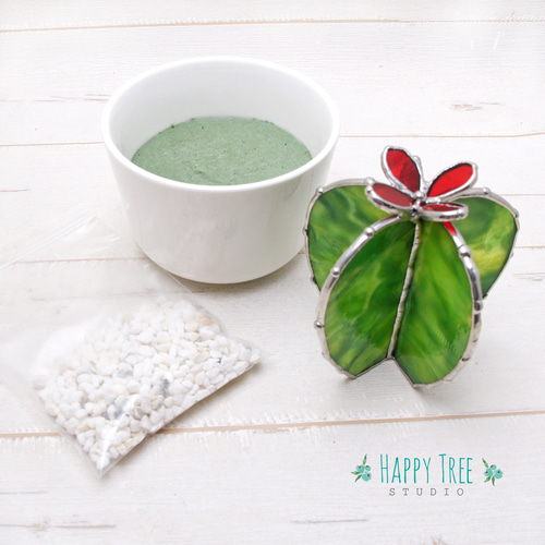 ステンドグラス 癒しの多肉植物 水やりなしで年中キレイ サボテン 赤い