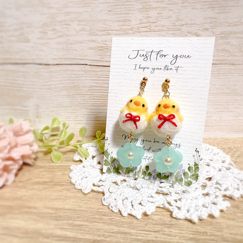 ♡数量限定♡ひょっこりベイビーひよこピアス／イヤリング お花 